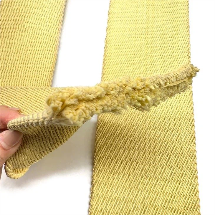 90-міліметрова кевларова стрічка у дворі